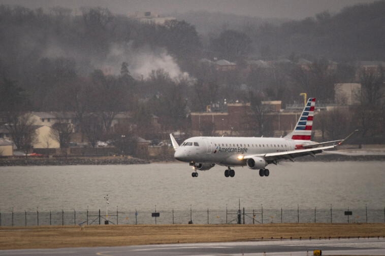 american-airlines-flight-aborts-landing-at-dc’s-reagan-airport-in-near-miss-with-departing-plane-in-latest-aviation-mishap