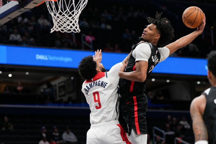 portland’s-shaedon-sharpe-enters-dunk-of-the-year-territory-with-wild-one-handed-slam-over-justin-champagnie