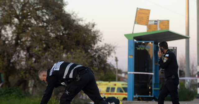 video:-suspected-terror-attack-at-israeli-bus-stop-leaves-13-wounded