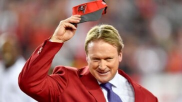 buccaneers-reinstate-jon-gruden-to-ring-of-honor