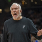 gregg-popovich-holds-‘emotional’-in-person-meeting-with-spurs-players-for-first-time-since-stroke