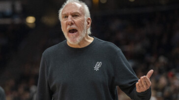 gregg-popovich-holds-‘emotional’-in-person-meeting-with-spurs-players-for-first-time-since-stroke