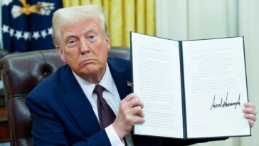 trump-to-make-english-official-language-of-us-in-new-executive-order