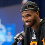 shedeur-sanders-exudes-confidence-in-combine-presser:-‘why-wouldn’t-a-franchise-pick-me?’