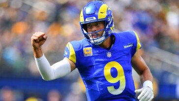 rams-qb-matthew-stafford-agrees-to-stay-with-los-angeles-on-restructured-deal