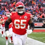 chiefs-place-non-exclusive-franchise-tag-on-pro-bowl-g-trey-smith,-allowing-him-to-negotiate-with-other-teams