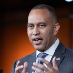 jeffries:-trump-isn’t-focused-on-key-issues-like-securing-the-border-like-dems-are