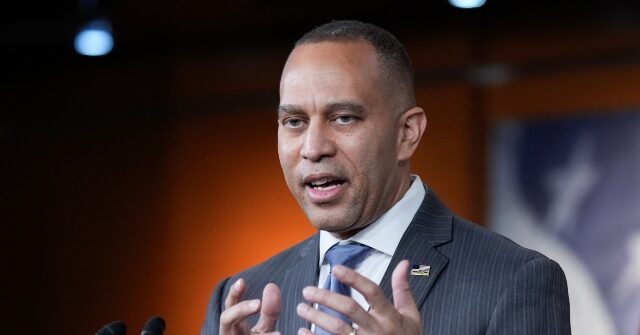 jeffries:-trump-isn’t-focused-on-key-issues-like-securing-the-border-like-dems-are