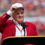 trump-says-he-will-pardon-late-baseball-great-pete-rose