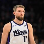 kings-c-domantas-sabonis-leaves-game-vs.-rockets-with-apparent-left-hamstring-injury