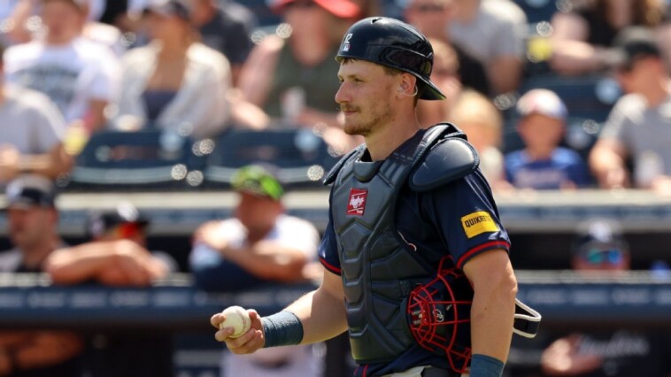 braves-starting-catcher-murphy-out-4-6-weeks