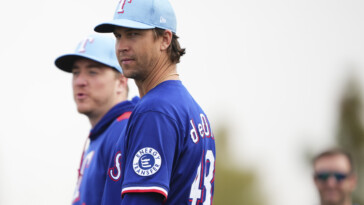 bruce-bochy-reveals-rangers’-jacob-degrom-plan-with-hope-for-healthy-2025