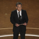 ben-stiller-seemed-to-care-more-about-the-knicks-while-attending-the-oscars