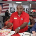 rfk-jr.-eats-steak-‘n-shake-on-live-tv-—-celebrates-fast-food-chain’s-bold-move-to-fry-in-beef-tallow