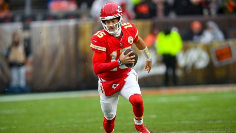 source:-chiefs-open-up-cap-via-mahomes,-jones