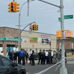 maniac-shot-in-chest-by-police-after-lunging-at-cops-with-box-cutter-in-nyc:-sources 