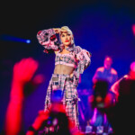 gwen-stefani-outrages-lefty-fans-with-support-for-christianity,-tucker-carlson