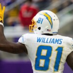 wr-williams-returning-to-chargers-on-1-year-deal