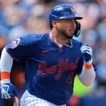 francisco-alvarez-back-in-mets’-camp-after-hand-surgery,-hopes-to-return-to-lineup-in-6-8-weeks