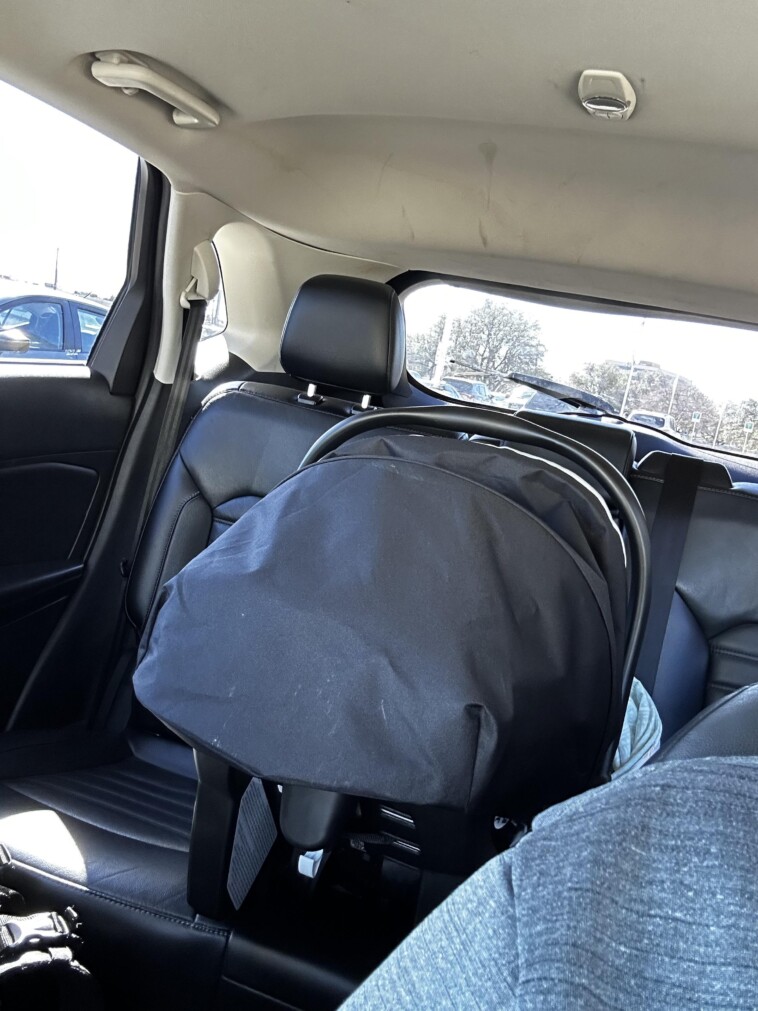 uber-driver-shares-‘wildly-illegal’-item-a-mom-left-in-his-car-to-make-sure-he-didn’t-leave