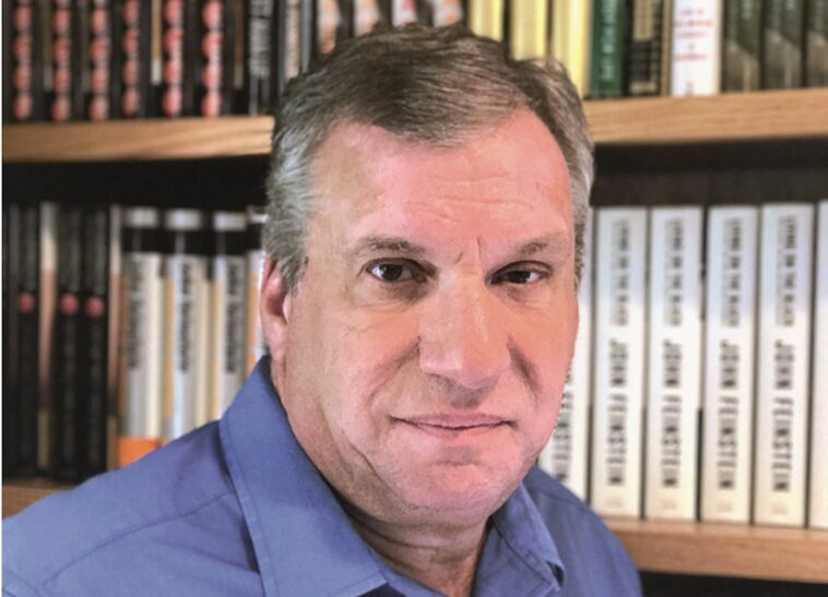 acclaimed-sportswriter-john-feinstein,-author-of-'a-season-on-the-brink,'-dies-at-69