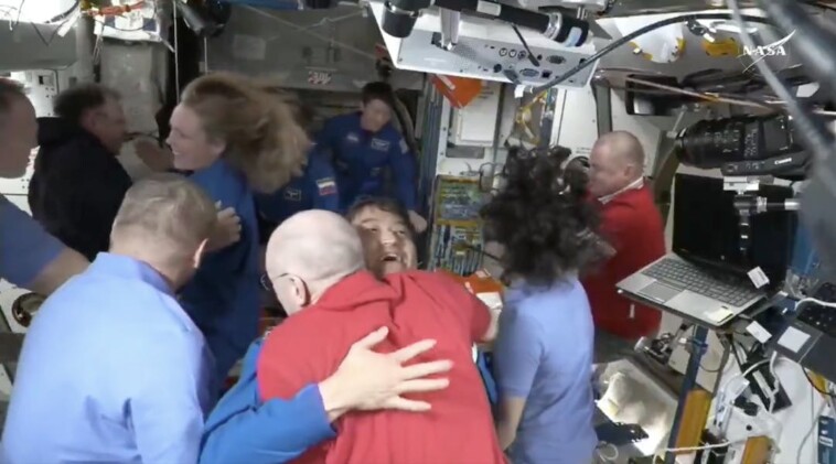 watch:-spacex-crew-arrives-on-iss-to-relieve-stranded-astronauts:-‘a-wonderful-day’