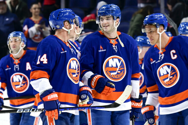 islanders-need-noah-dobson-to-keep-stepping-up-now-more-than-ever-after-critical-goal