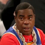 actor-tracy-morgan-leaves-knicks-game-in-wheelchair-after-throwing-up-in-courtside-seat