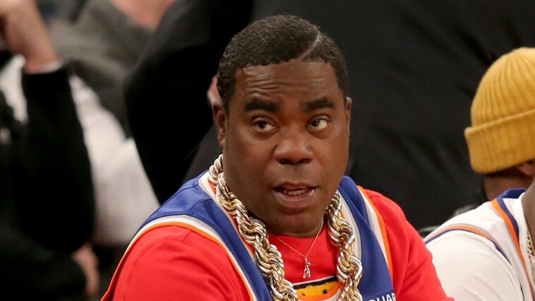 actor-tracy-morgan-leaves-knicks-game-in-wheelchair-after-throwing-up-in-courtside-seat