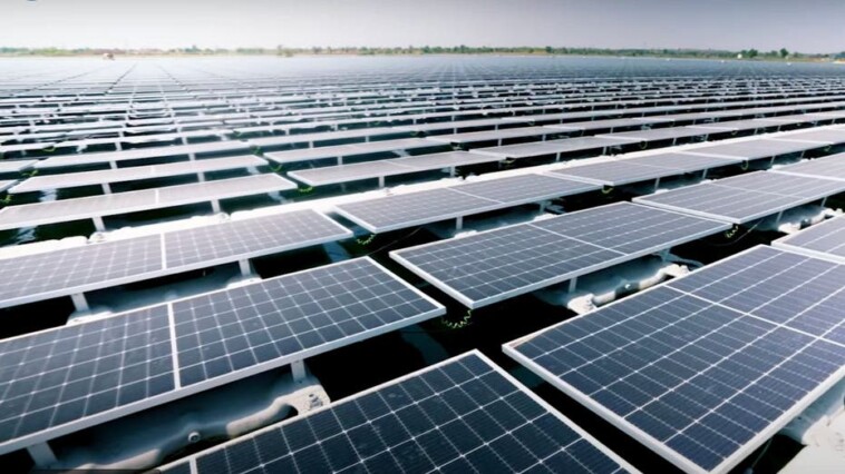 massive-floating-solar-power-plant-is-making-waves