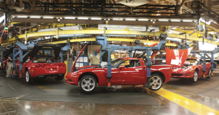8-new-corvettes-went-missing-from-gm-plant-–-then-locals-noticed-‘weird’-occurrences