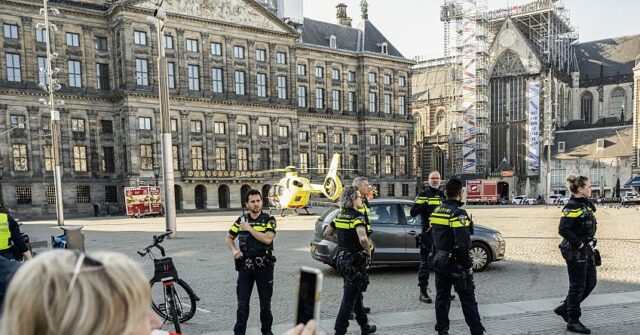 five-injured-in-mass-stabbing-in-central-amsterdam,-suspect-arrested