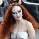 pop-star-chappell-roan-claims-‘some-people-want-me-dead’-while-dealing-with-stalker-fans