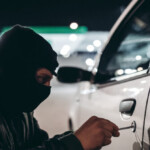 chicago:-concealed-carrier-shoots-alleged-car-burglar