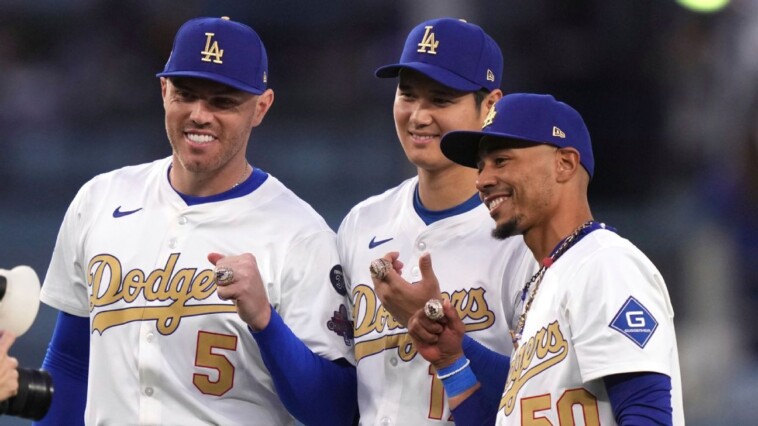 dodgers-keep-party-going,-get-world-series-rings
