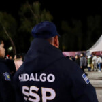 vigilante-mob-mistakes-mexican-cops-for-kidnappers,-abducts-and-beats-them