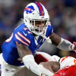 bills,-cb-benford-agree-to-4-year,-$76m-extension