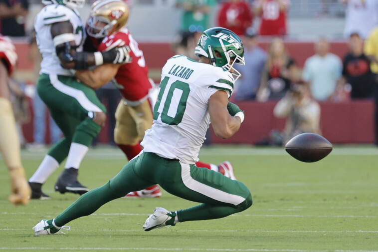 allen-lazard-may-not-be-done-with-jets-just-yet