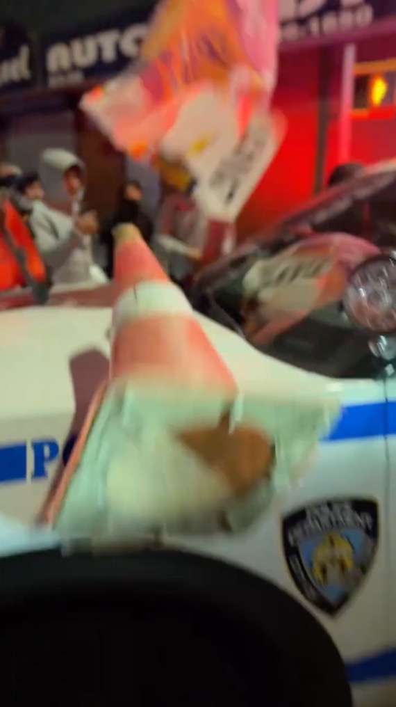 wild-mob-smashes-windows-of-nypd-vehicles-after-cops-respond-to-apparent-car-meet-up:-video
