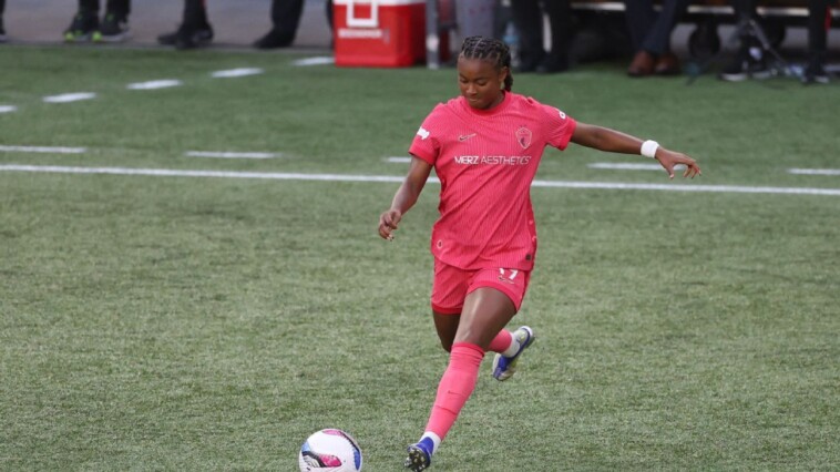 uswnt’s-shaw-‘struggled’-with-courage-move
