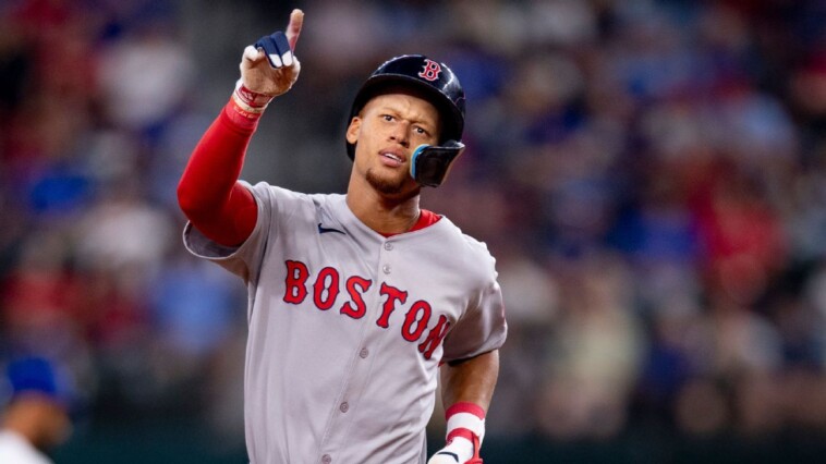 red-sox,-rookie-campbell-reach-8-year-extension