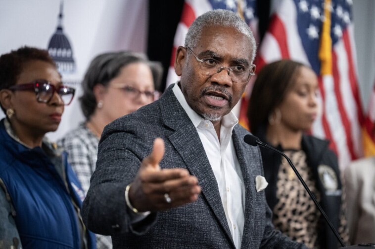house-dem-angles-to-force-vote-to-scrap-trump’s-‘liberation-day’-tariffs