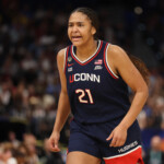 sarah-strong-must-tap-into-one-uncomfortable-skill-on-route-to-uconn-superstardom