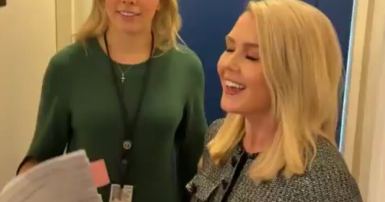 white-house-posts-video-of-karoline-leavitt-praying-before-press-briefing