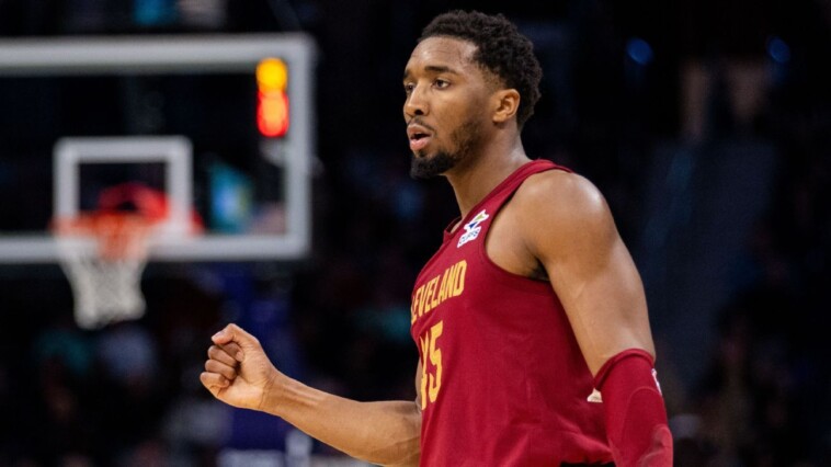 cavs-expect-mitchell-(ankle)-to-return-for-playoffs