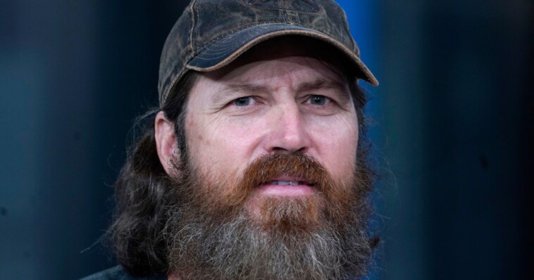 jase-robertson-shares-alarming-news-about-his-dad-and-now-his-mom-too