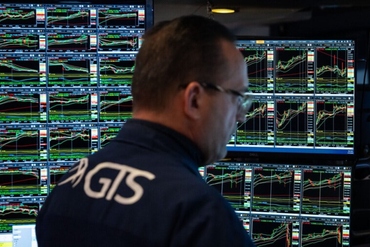 dow-jumps-400+-points-after-trump-moves-smartphones,-computers-to-different-‘tariff-bucket’