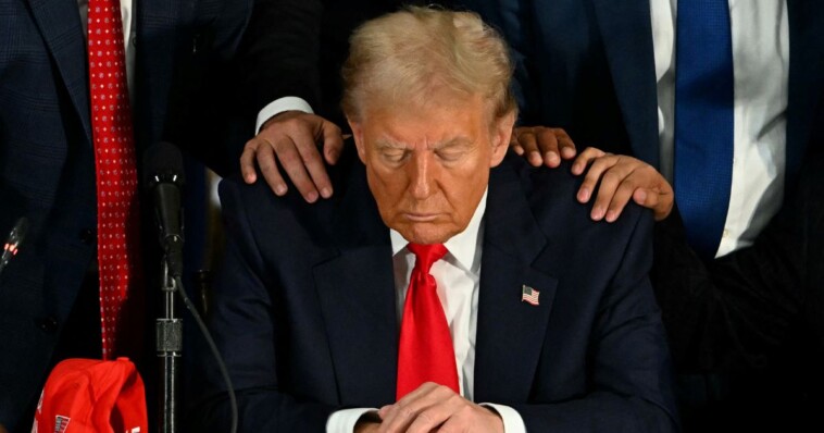 trump-to-host-special-easter-service-at-white-house,-top-preachers-to-participate