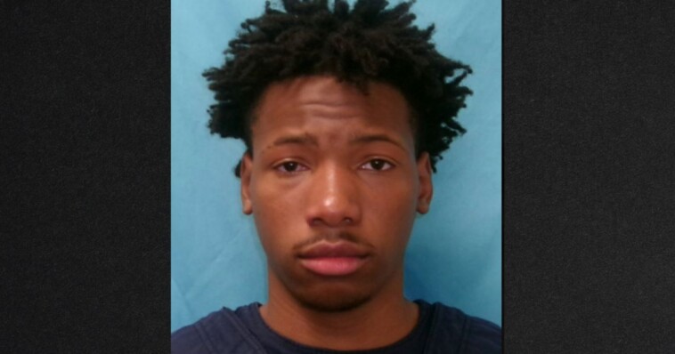 judge-gives-murder-suspect-karmelo-anthony-a-big-break-–-lets-him-out-of-jail