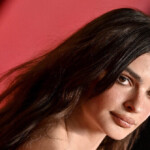 model-emily-ratajkowski-‘disgusted’-by-all-female-blue-origin-space-flight:-‘end-times-s**t’